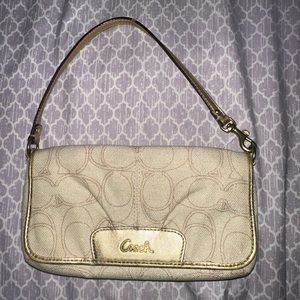 Vintage Coach Shoulder Bag w/ Jacquard print